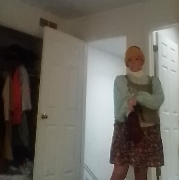 Meet your Posher, Tara - Picture 2 of 4